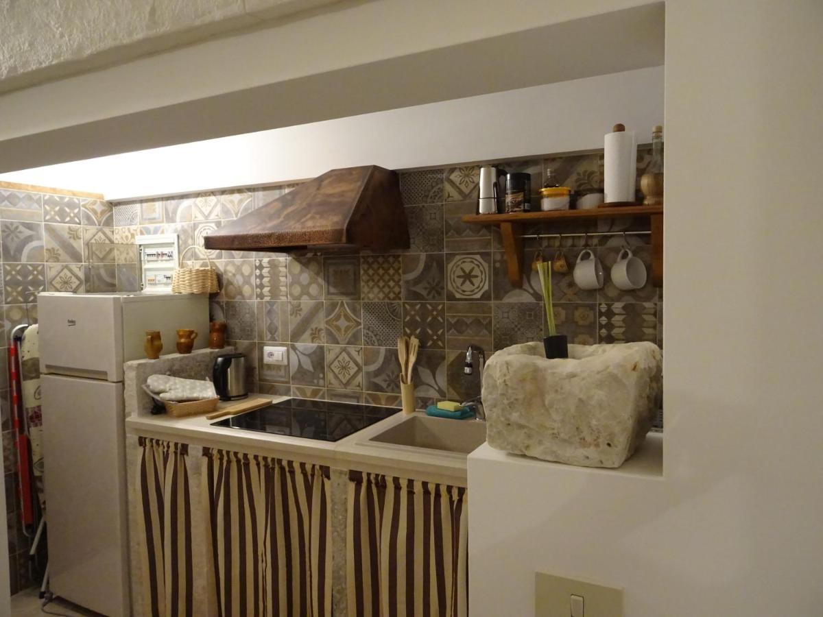 Гостьовий будинок Trulli Di Zia Tata Локоротондо Екстер'єр фото